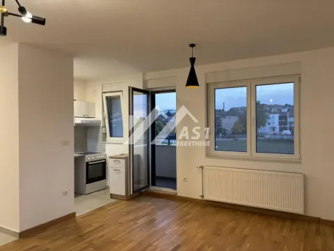 Izdavanje, trosoban stan, 59m², Mišeluk, Petrovaradin - image 2