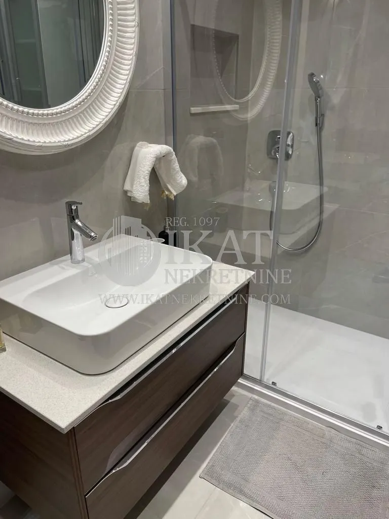 Izdavanje, dvosoban stan, 50m², Novi Beograd Sve Podlokacije, Beograd
