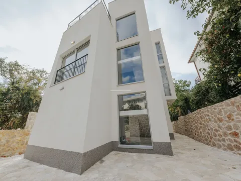 Prodaja, kuća, 250m², Utjeha, Bar - image 10