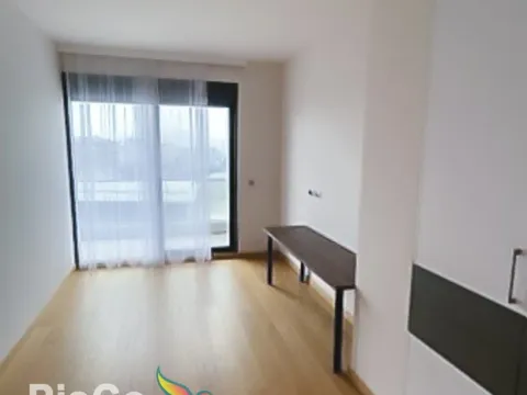 Izdavanje, trosoban stan, 120m², Kruševac, Podgorica - image 8