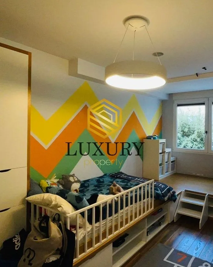 Prodaja, trosoban stan, 122m², Centar, Podgorica