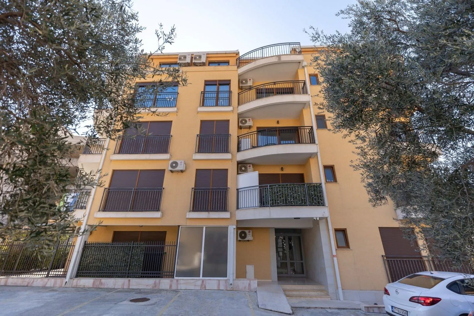 Sale, three bedroom apartment, 152m², Petrovac, Budva