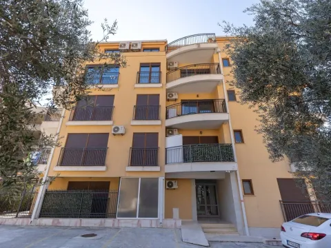 Prodaja, trosoban stan, 152m², Petrovac, Budva - image 13