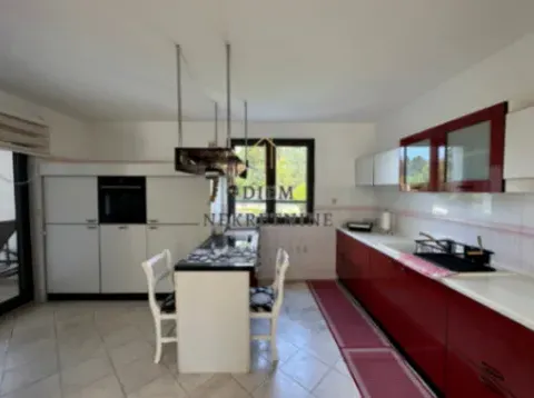 Rent, house, 215m², Bar, Crna Gora - image 8