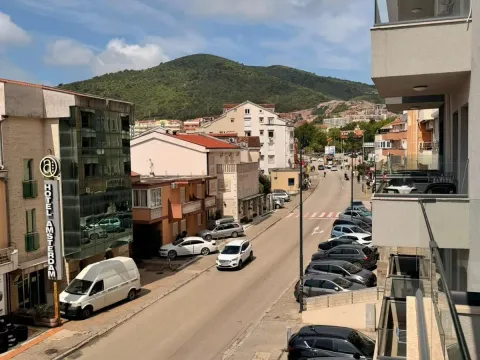 Sale, two bedroom apartment, 63m², Centar, Budva - image 2