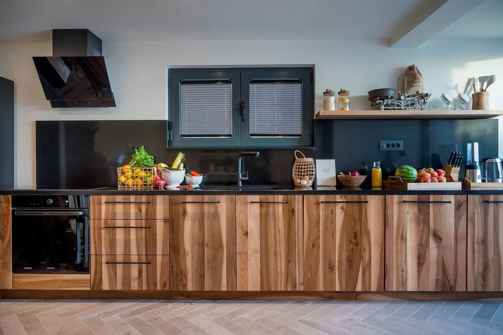 Rent, house, 85m², Nalježići, Kotor