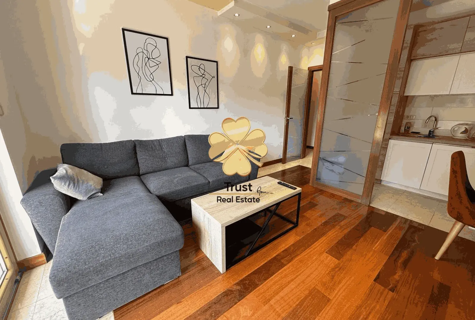 Izdavanje, dvosoban stan, 65m², Centar, Podgorica