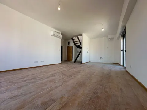 Sale, house, 176m², Zabjelo, Podgorica - image 10