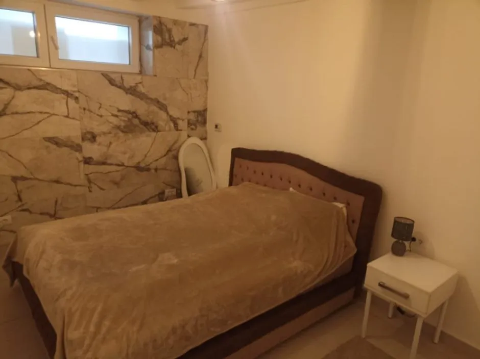 Izdavanje, jednosoban stan, 43m², Centar, Podgorica