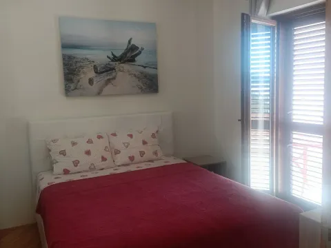 Rent, one bedroom apartment, 45m², Baošići, Herceg Novi - image 2