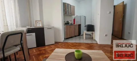 Izdavanje, dvosoban stan, 45m², Bulevar Oslobodjenja, Novi Sad Sve Podlokacije - image 2