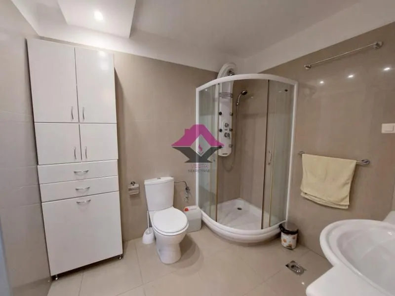 Izdavanje, kuća, 142m², Banovo Brdo, Beograd