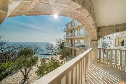 Sale, house, 1300m², Perazića do, Budva