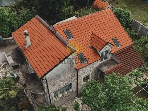 Sale, house, 350m², Vranići, Podgorica - image 1