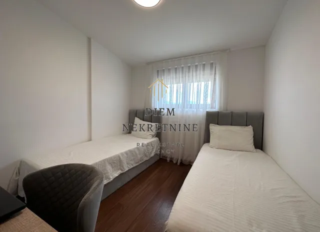 Izdavanje, dvosoban stan, 80m², Master Kvart, Podgorica