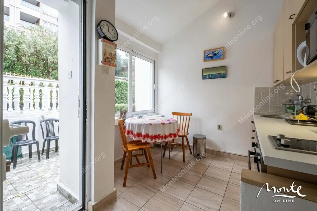 Prodaja, dvosoban stan, 55m², Krašići, Tivat