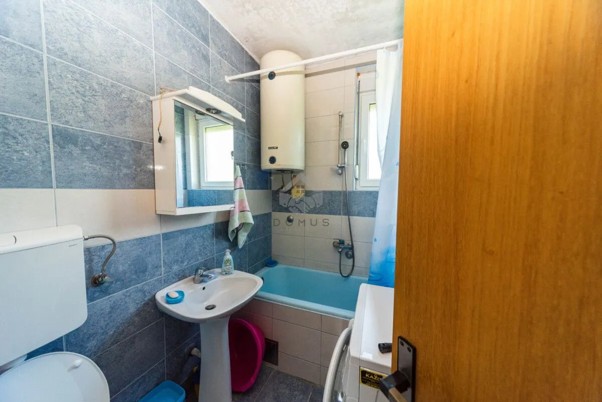 Sale, house, 320m², Zlatica, Podgorica