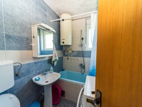 Prodaja, kuća, 320m², Zlatica, Podgorica - image 16