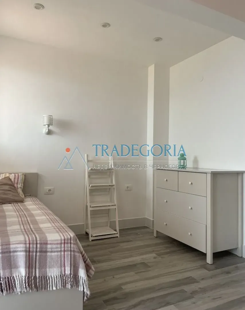 Prodaja, četvorosoban stan, 222m², Dobra Voda, Bar