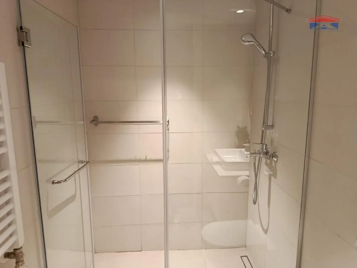 Rent, two bedroom apartment, 75m², Savski Venac, Beograd