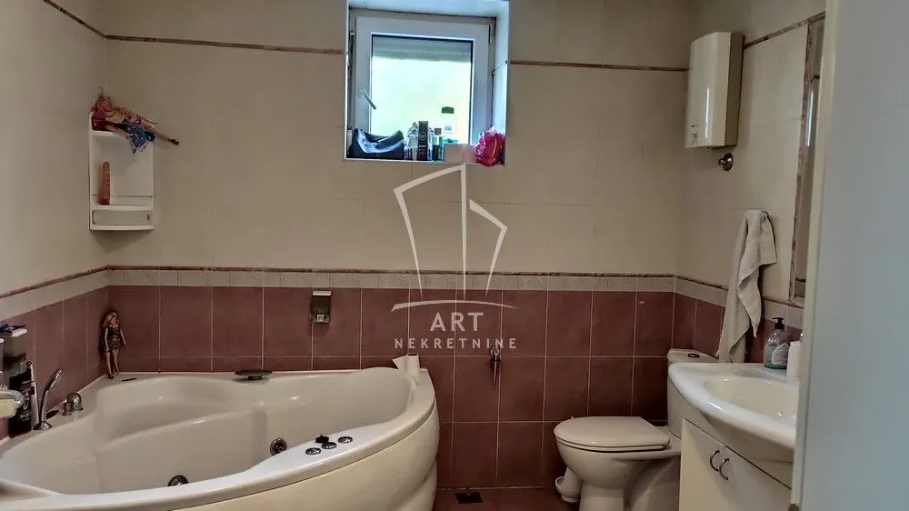 Sale, house, 427m², Voždovac Sve Podlokacije, Beograd