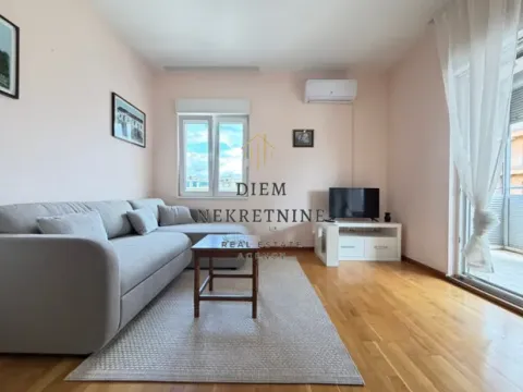 Izdavanje, jednosoban stan, 50m², City Kvart, Podgorica - image 13