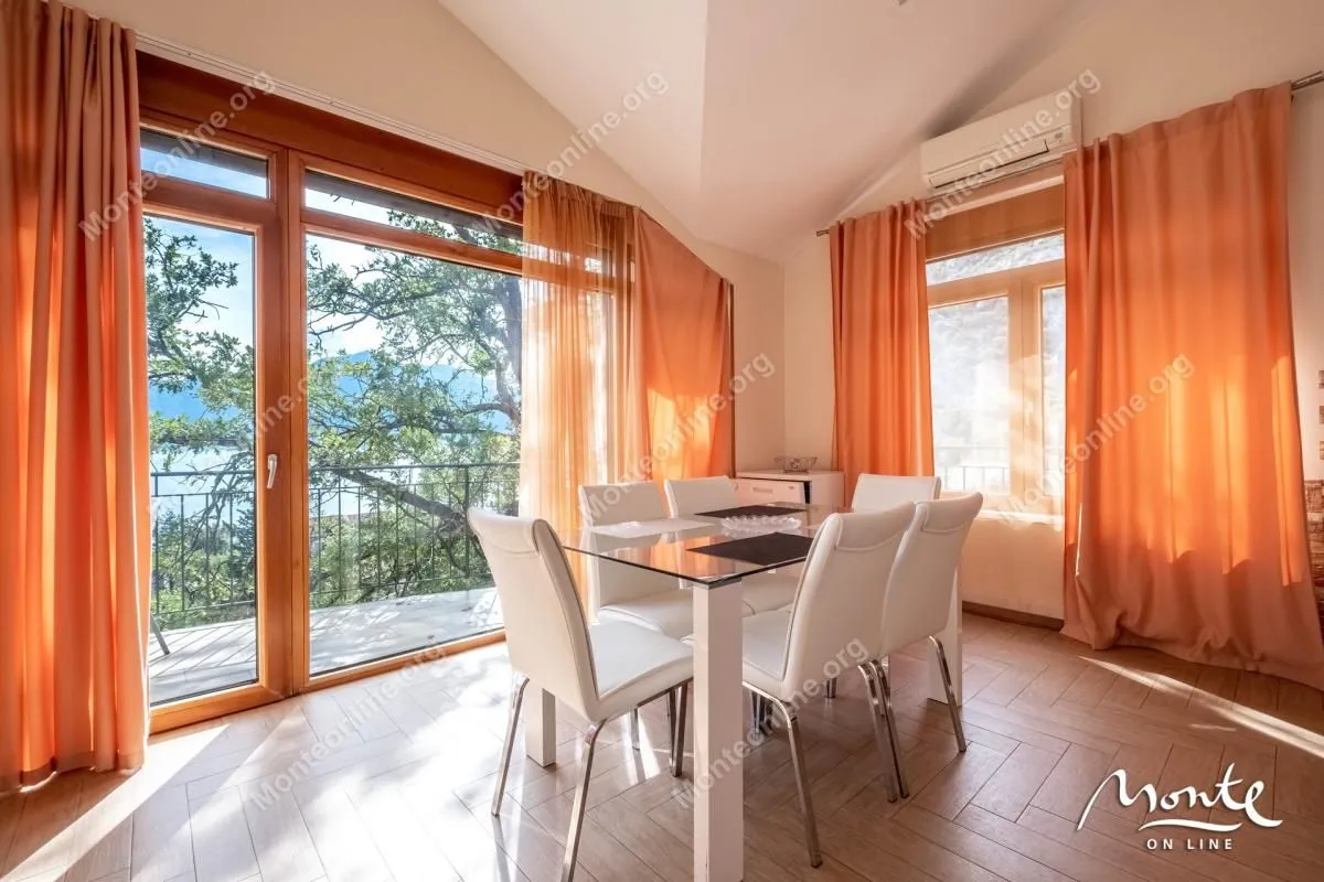 Prodaja, dvosoban stan, 87m², Orahovac, Kotor