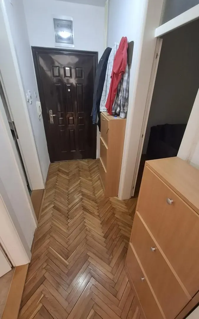 Izdavanje, jednosoban stan, 36m², Bulevar Oslobodjenja, Novi Sad Sve Podlokacije