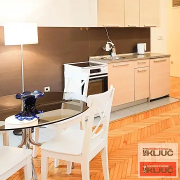 Izdavanje, trosoban stan, 75m², Centar, Novi Sad - image 4