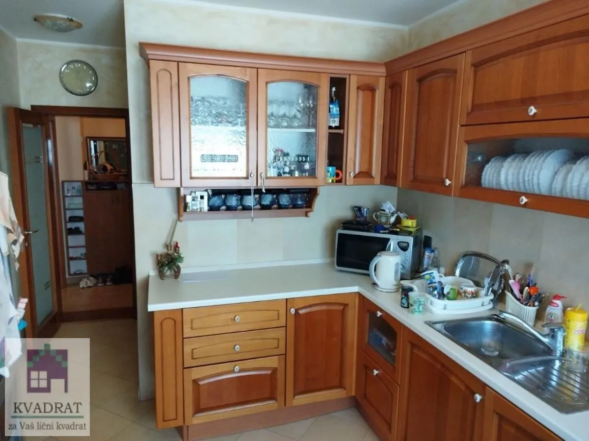 Prodaja, četvorosoban stan, 115m², Grbavica, Novi Sad Sve Podlokacije