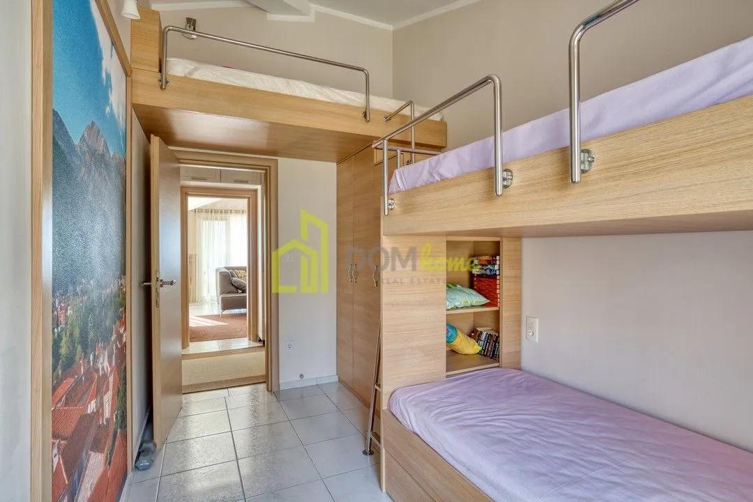 Prodaja, dvosoban stan, 75m², Seoce, Budva