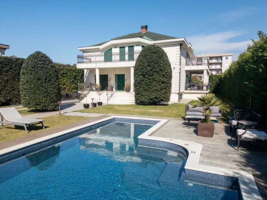 Prodaja, kuća, 500m², Zabjelo, Podgorica