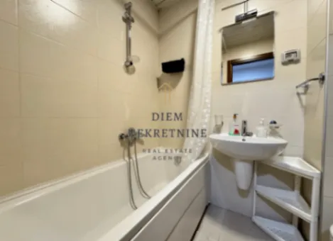 Izdavanje, jednosoban stan, 55m², City Kvart, Podgorica - image 4