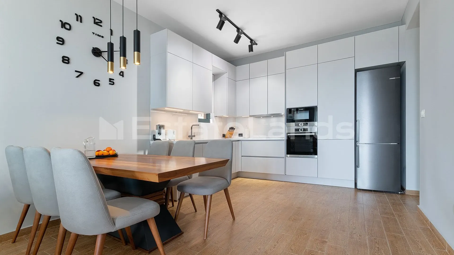 Sale, two bedroom apartment, 81m², Bečići, Budva