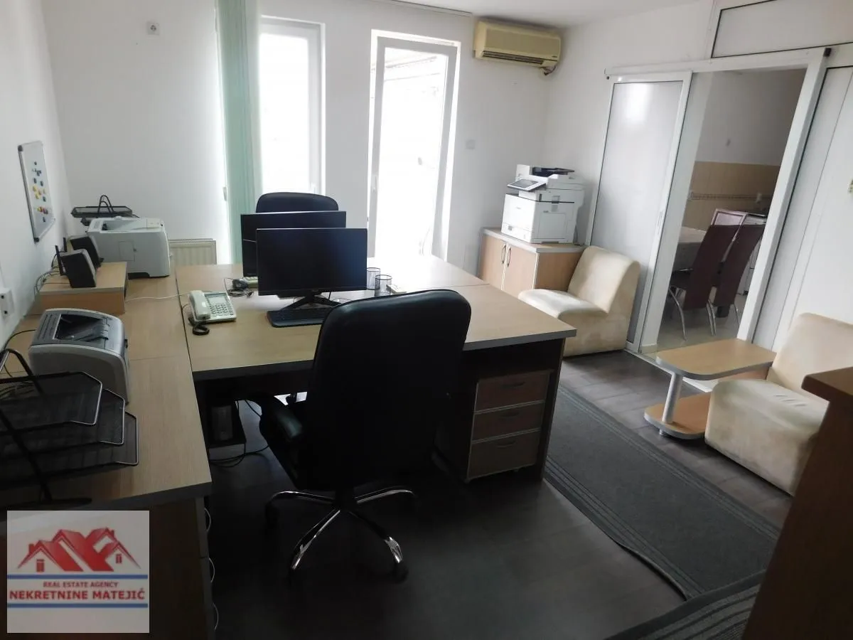 Rent, office space, 74m², Centar, Kragujevac