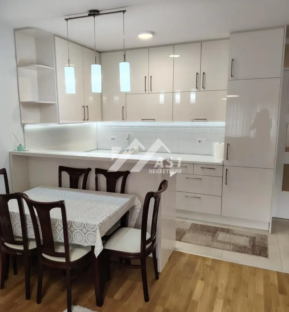 Izdavanje, trosoban stan, 65m², Novi Majur, Petrovaradin