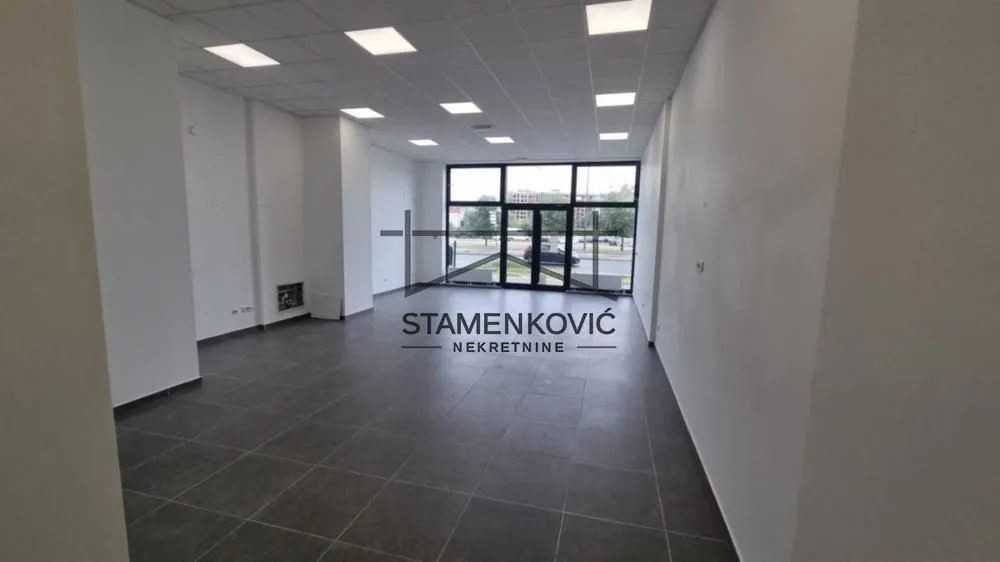 Izdavanje, poslovni prostor, 83m², Bulevar Evrope, Novi Sad Sve Podlokacije