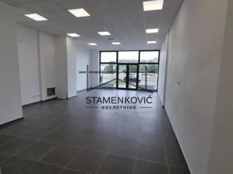 Izdavanje, poslovni prostor, 83m², Bulevar Evrope, Novi Sad Sve Podlokacije