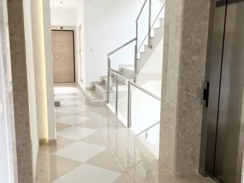 Prodaja, stan, 52m², Kotor, Crna Gora - image 5