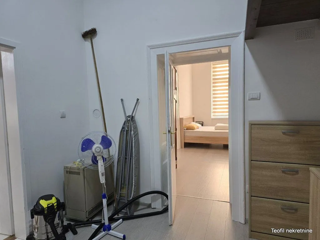 Izdavanje, dvosoban stan, 72m², Zemun Centar, Zemun Sve Podlokacije