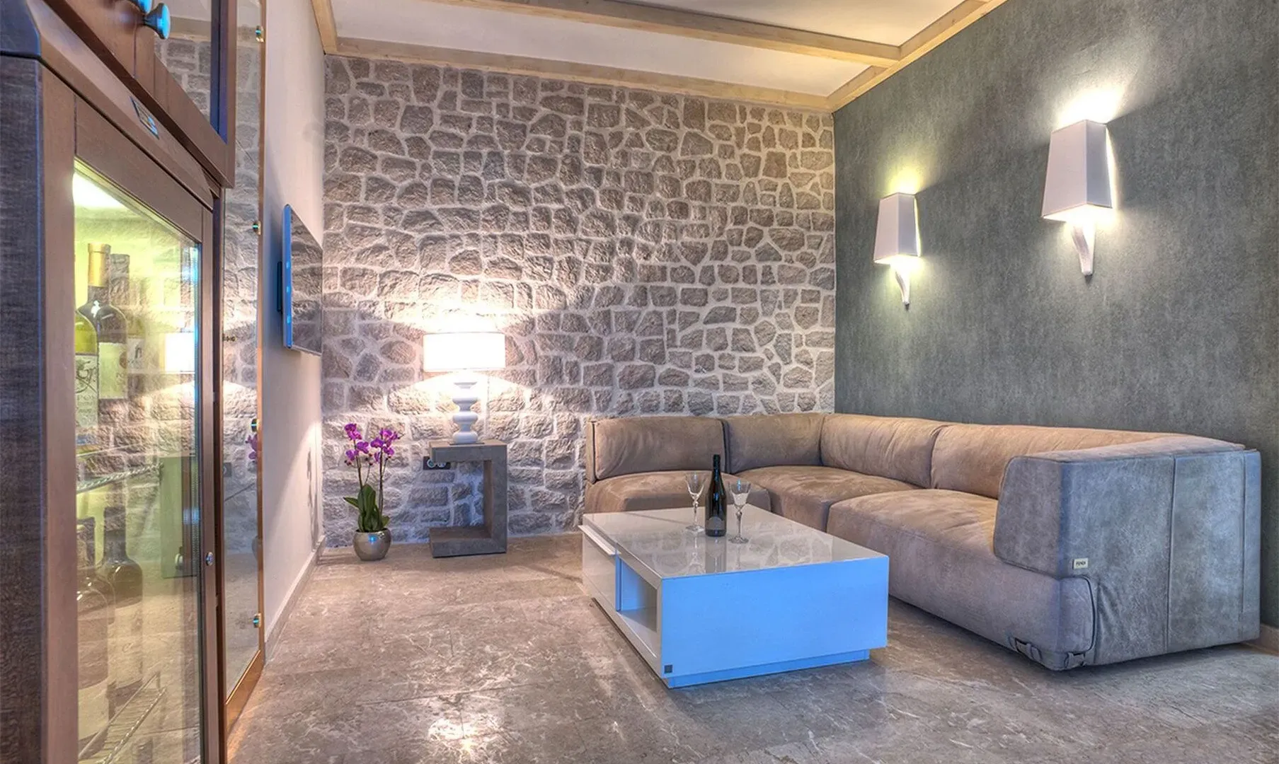 Rent, house, 300m², Krašići, Tivat
