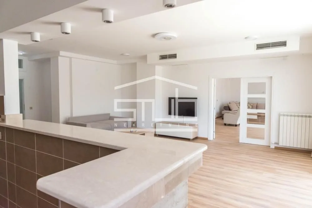 Izdavanje, kuća, 1400m², Savski Venac, Beograd