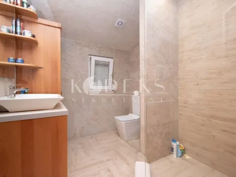 Rent, three bedroom apartment, 104m², Ibričevina, Podgorica - image 9