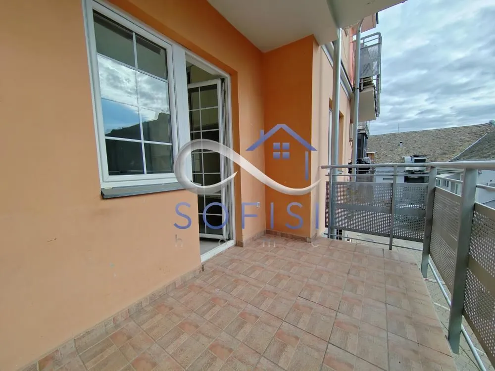 Izdavanje, trosoban stan, 70m², Centar, Novi Sad