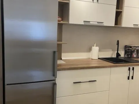 Izdavanje, trosoban stan, 100m², Centar, Novi Sad - image 13