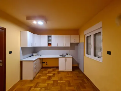Izdavanje, trosoban stan, 110m², Podgorica, Crna Gora - image 2