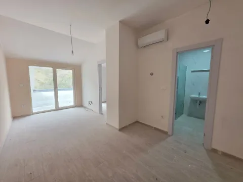 Prodaja, jednosoban stan, 47m², Bečići, Budva - image 1
