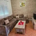 Izdavanje, dvosoban stan, 65m², Petrovac, Budva - image 10