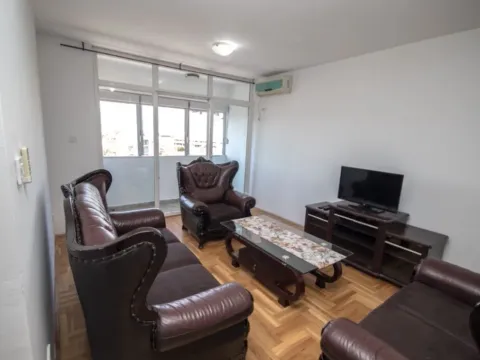 Rent, two bedroom apartment, 600m², City Kvart, Podgorica - image 1