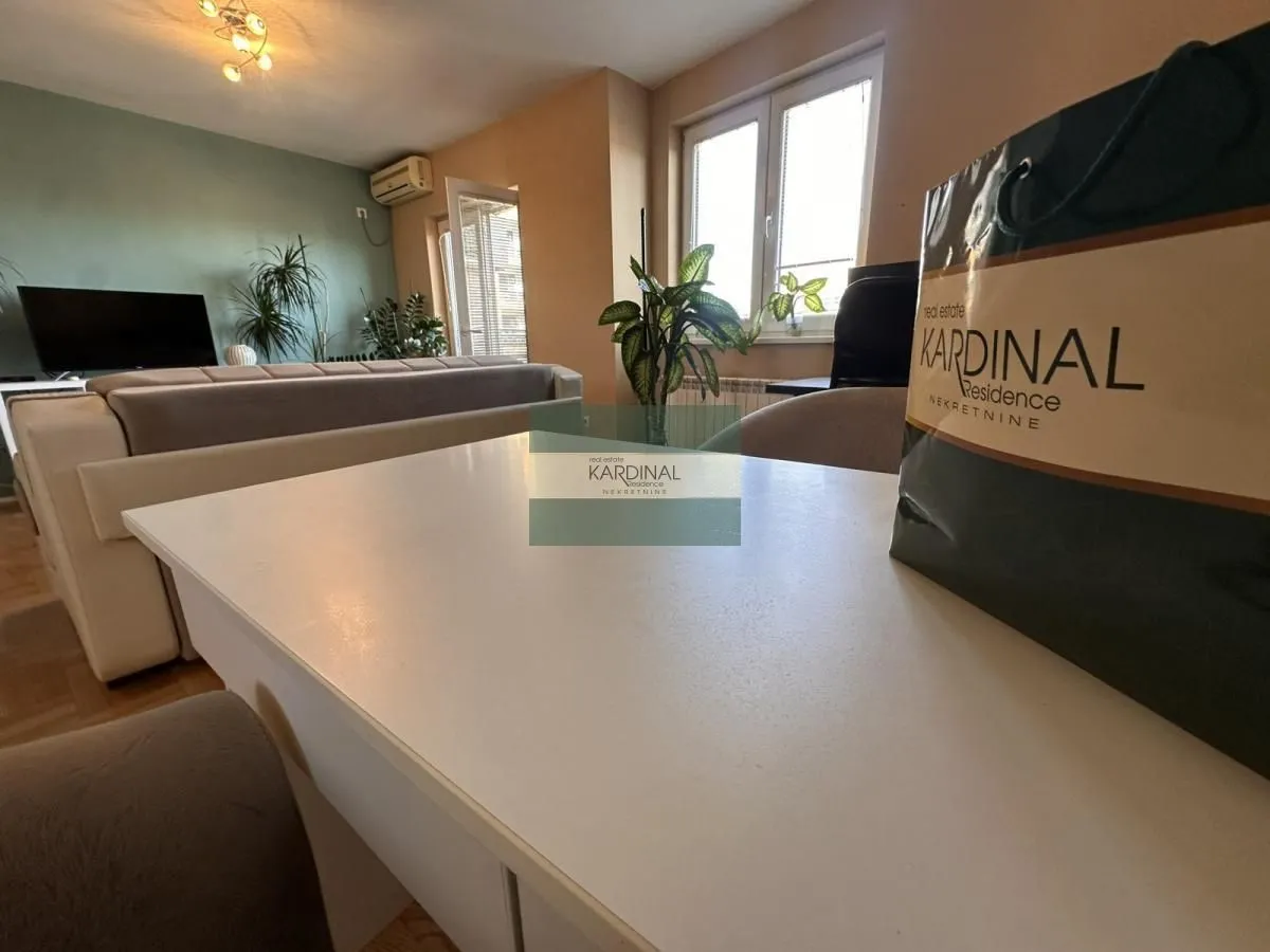 Izdavanje, dvosoban stan, 71m², Centar, Kragujevac